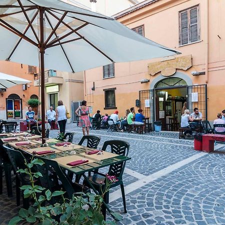 La Casa Degli Artisti 1 Hotell Nettuno Exteriör bild