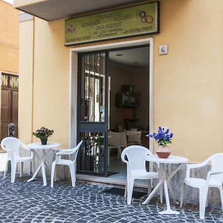 La Casa Degli Artisti 1 Hotell Nettuno Exteriör bild