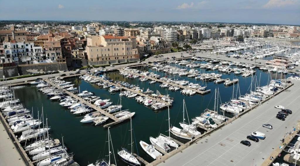La Casa Degli Artisti 1 Hotell Nettuno Exteriör bild