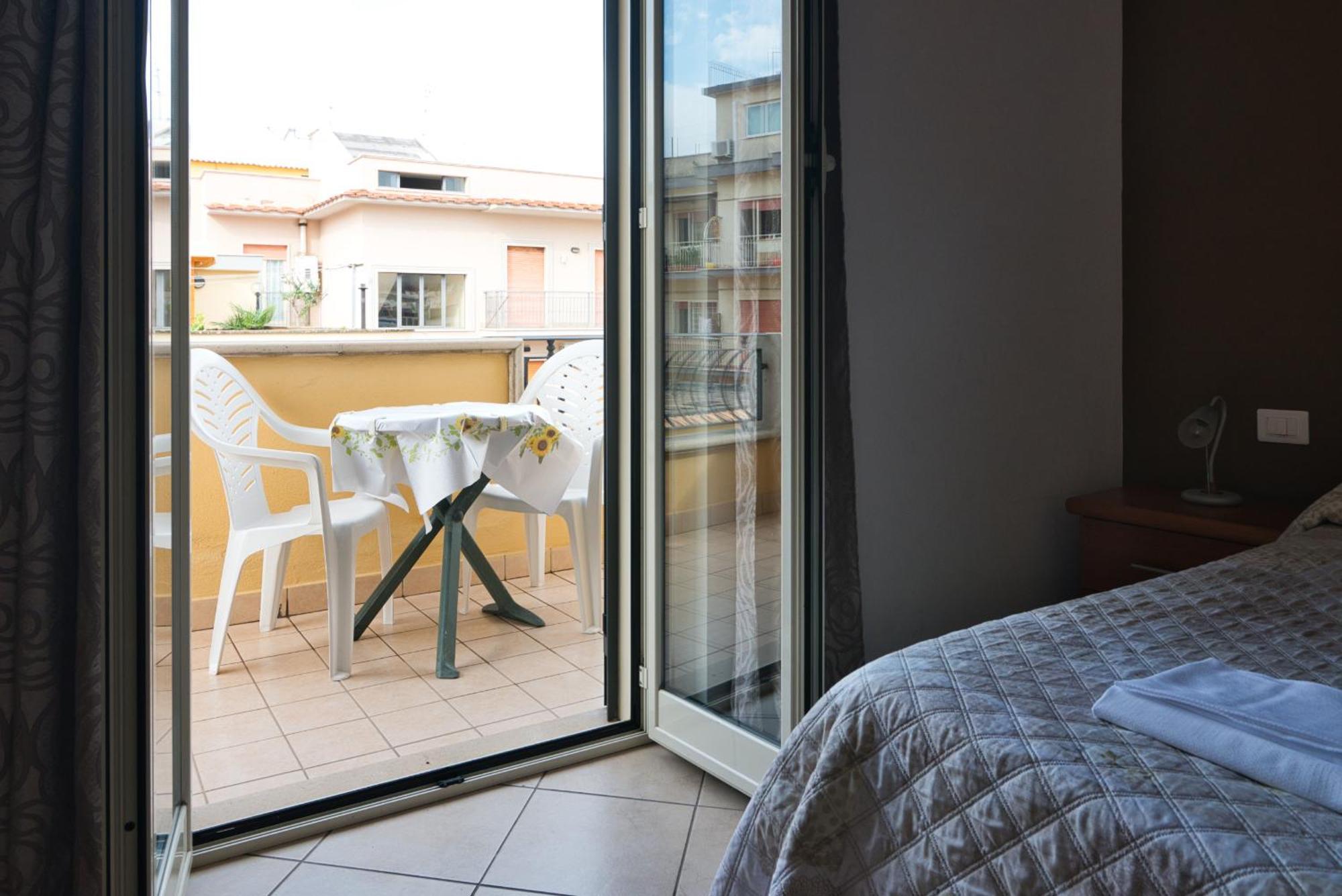 La Casa Degli Artisti 1 Hotell Nettuno Exteriör bild