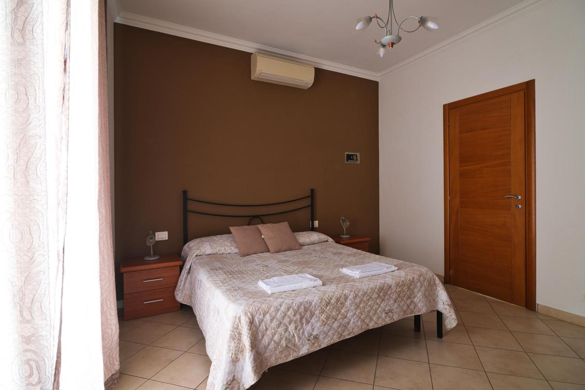La Casa Degli Artisti 1 Hotell Nettuno Exteriör bild