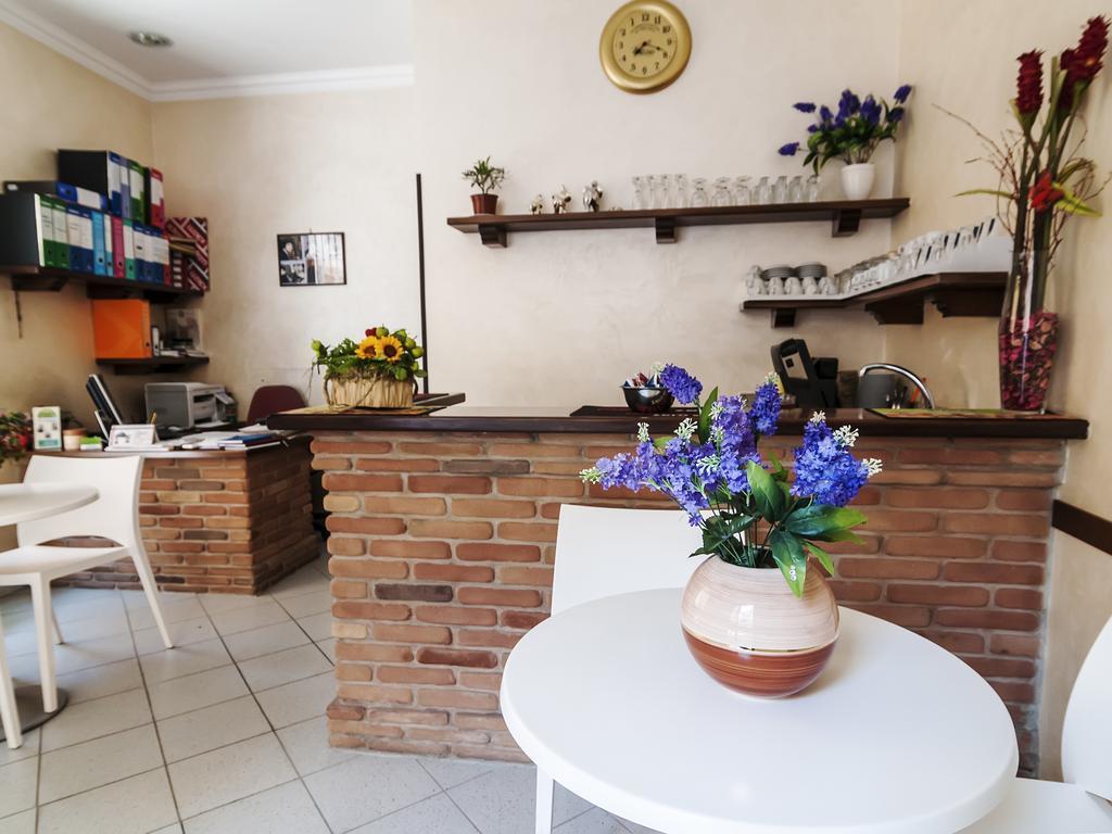 La Casa Degli Artisti 1 Hotell Nettuno Exteriör bild